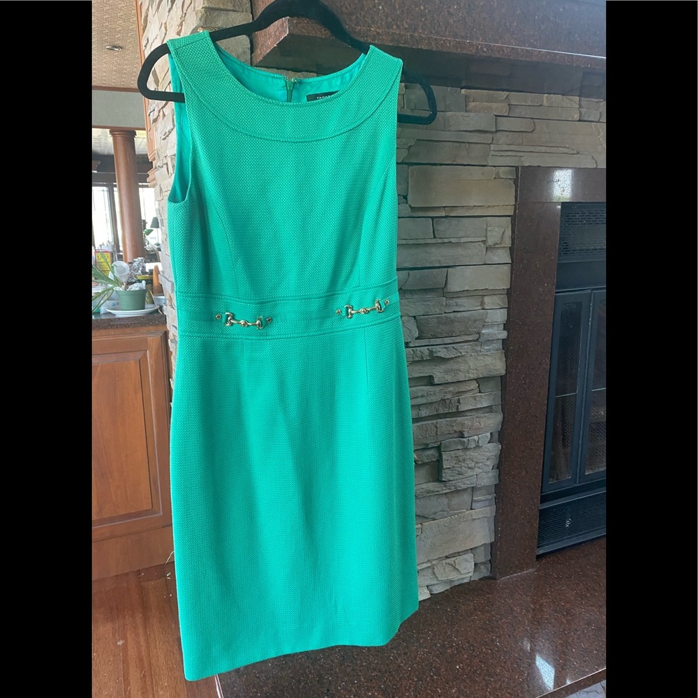 Tahari "Arthur S. Levine" green shift dress. - Picture 1 of 4